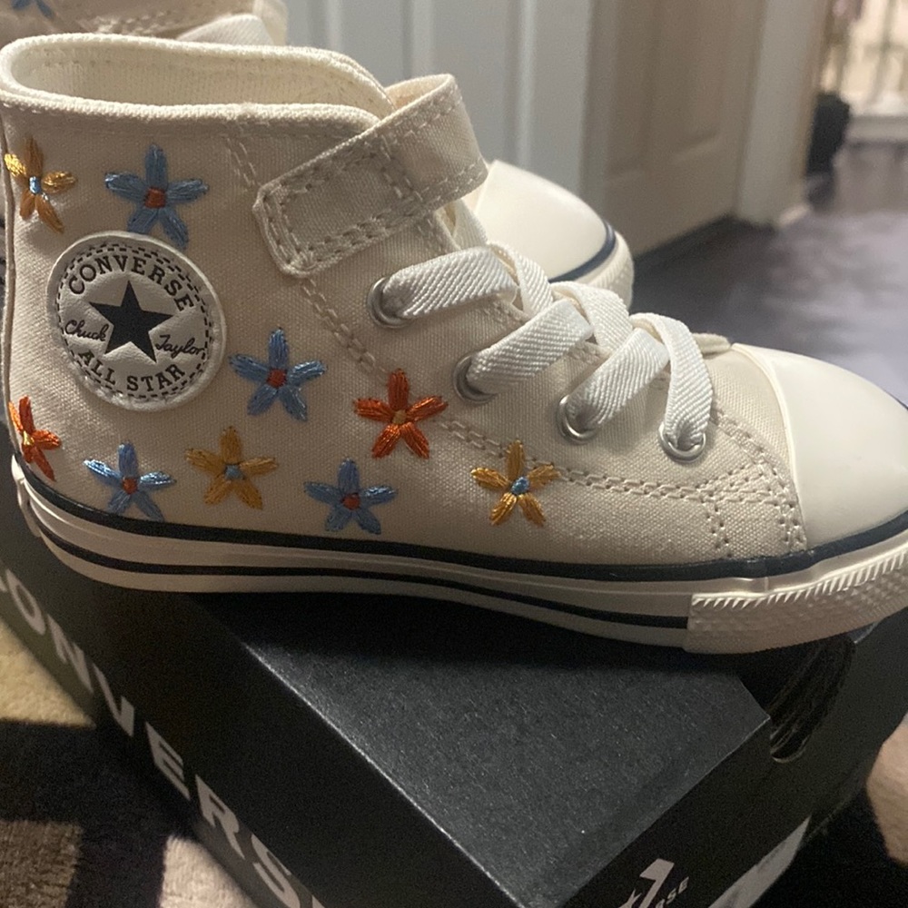 Toddler convers